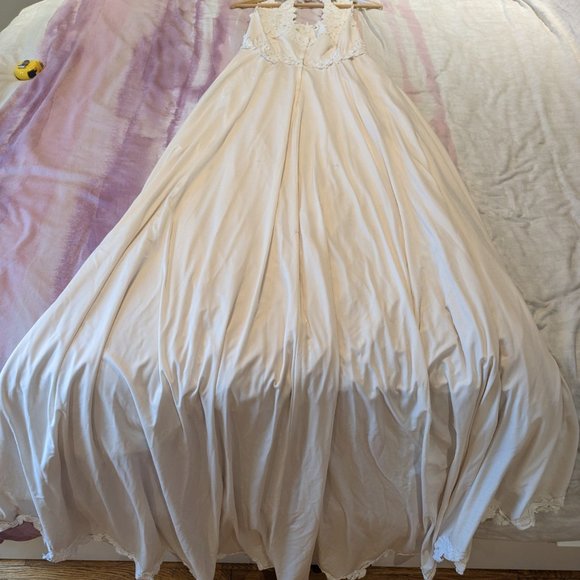 Vintage Custom Made Wedding Dress and Hat - Picture 4 of 14